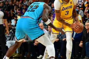 Kaiyun网页版-马龙强势横扫浓眉晋级半决赛，状态火热！！(马龙单打半决赛对手)