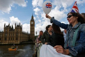 Kaiyun开云中国官网-包含欧洲杯倒计时，浙江稠州训练课后门线救险，细节引发关注，球迷炸锅，球探报告显示潜力的词条